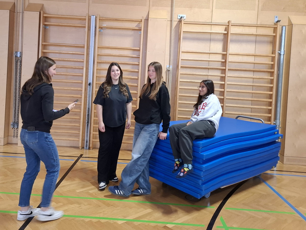 Marie Haberfellner castet Ceyda Koc, Johanna Reingruber und Hendifa Osman für ihren Einsatz als Meerjungfrauen in „H2O: Just Add Water"