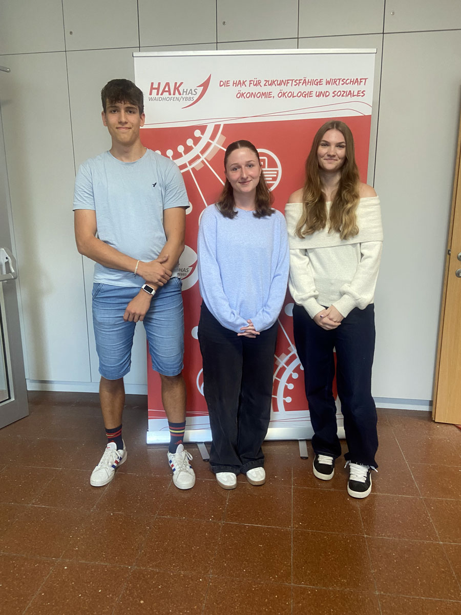 Vlnr: Valentin Forsthuber, Emilia Heim, Carina Halsmayr