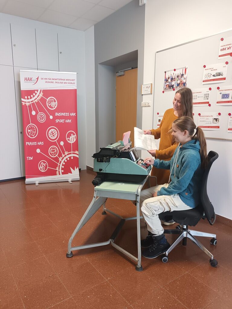 Bernadette Zettel, BSc mit Selina Fuchs