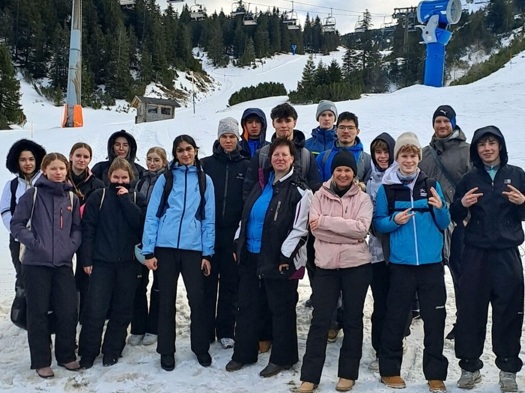 Group photo from ski day