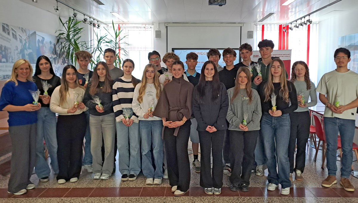 Easter greetings from sponsor company Sparkasse visit to class 2AK