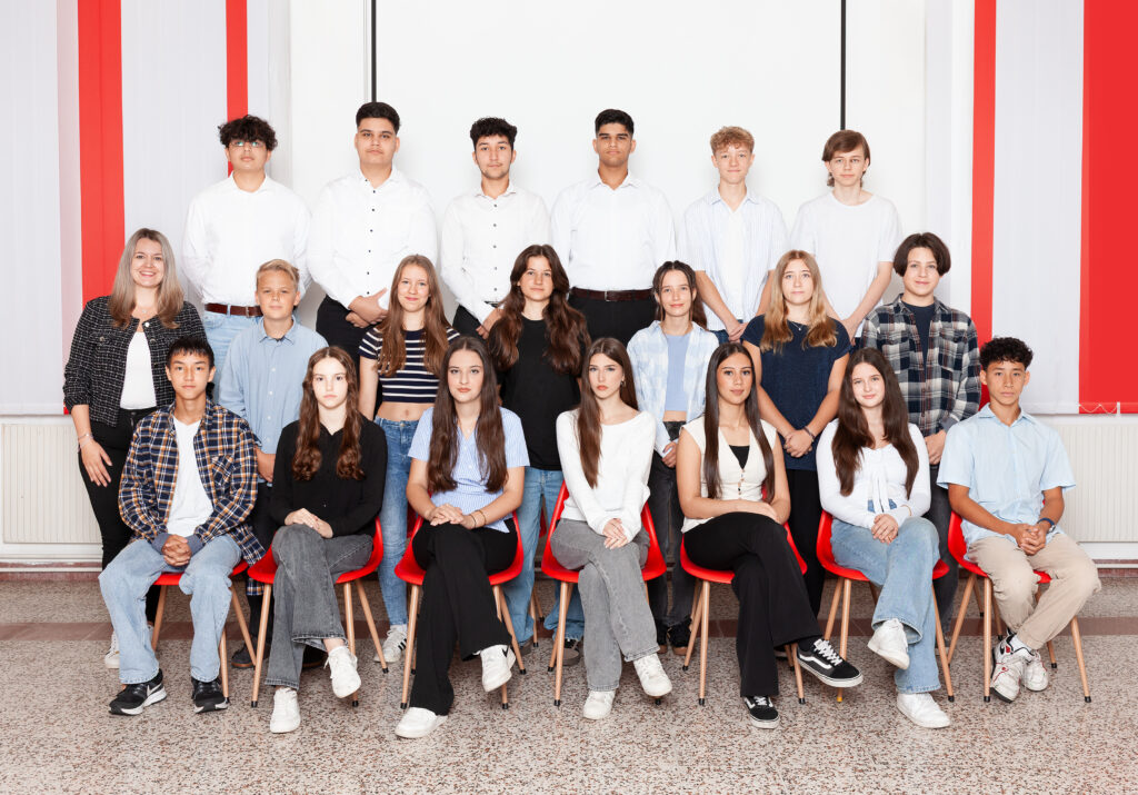 1. Klasse – HAK, Klassenfoto 2025/26