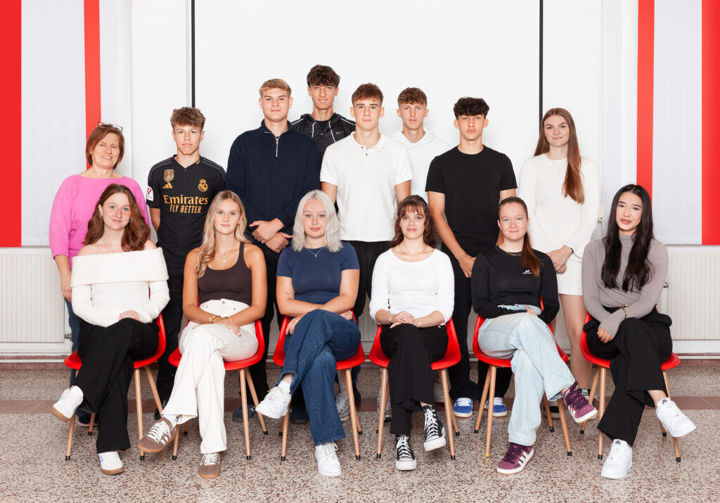 4. Klasse – HAK, Klassenfoto 2025/26